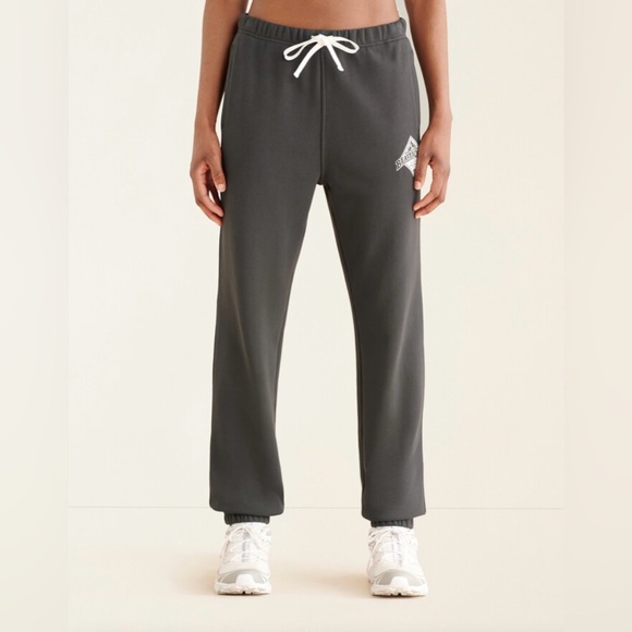 NWOT Roots Beaver Canoe Sweatsuit Gender Free - Picture 2 of 10